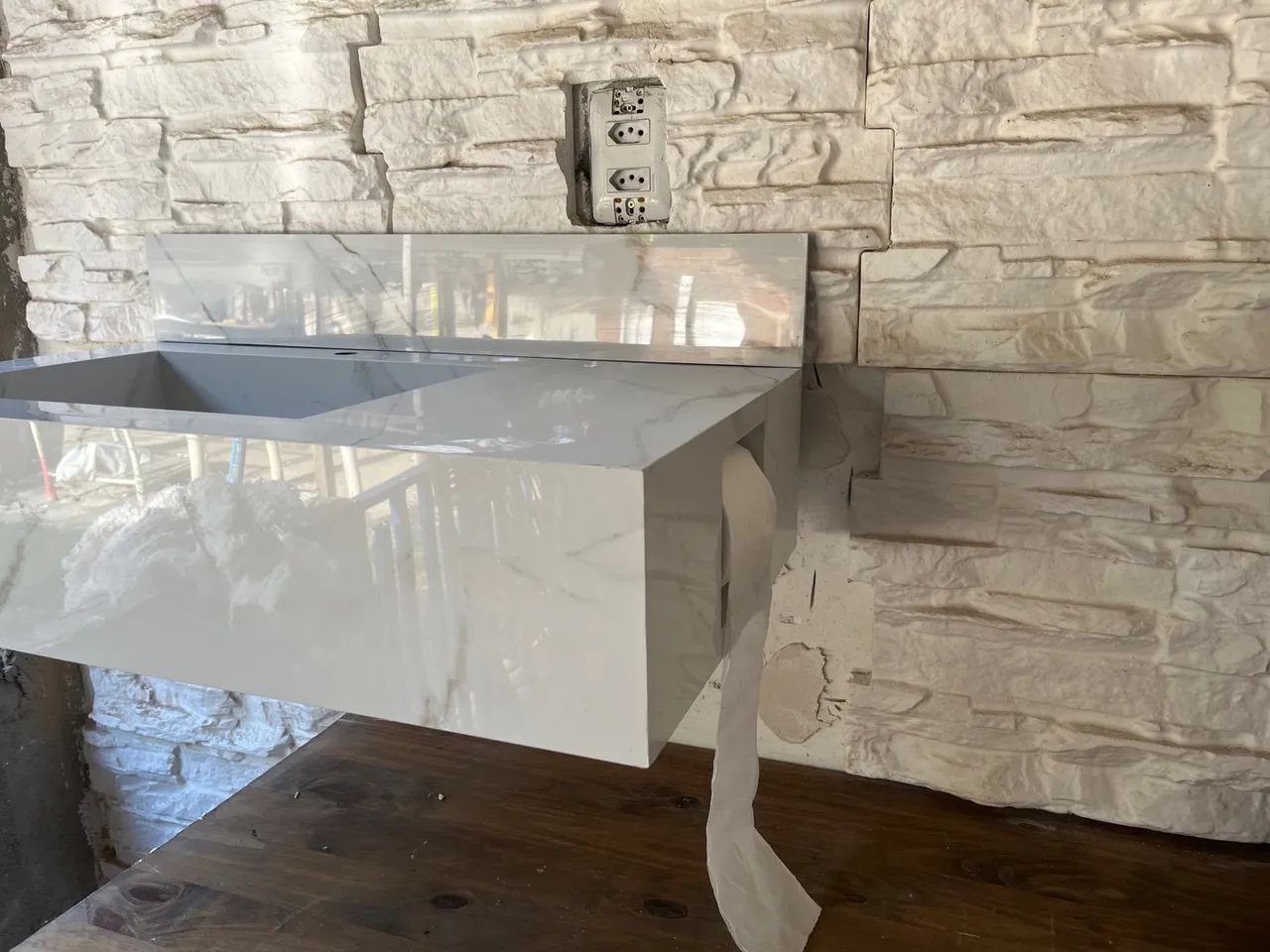 Lavatório esculpido em porcelanato - Foto 2