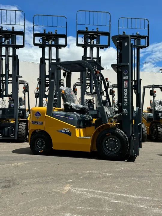 Empilhadeira Plasnox| Nova| 2.500kg| Diesel | Torre 6mts - Foto 3