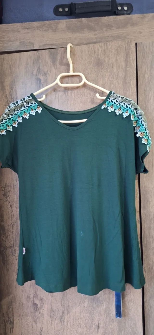 Blusas Plus Size Feminina semi novas - Foto 4