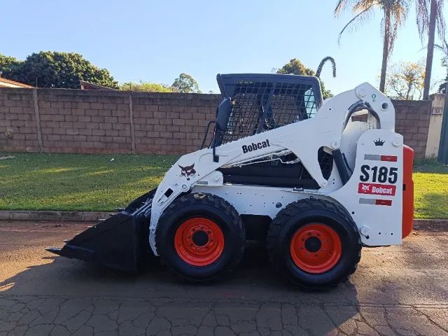Minicarregadeira Bobcat S185 ANO 2012 Revisada com Garantia