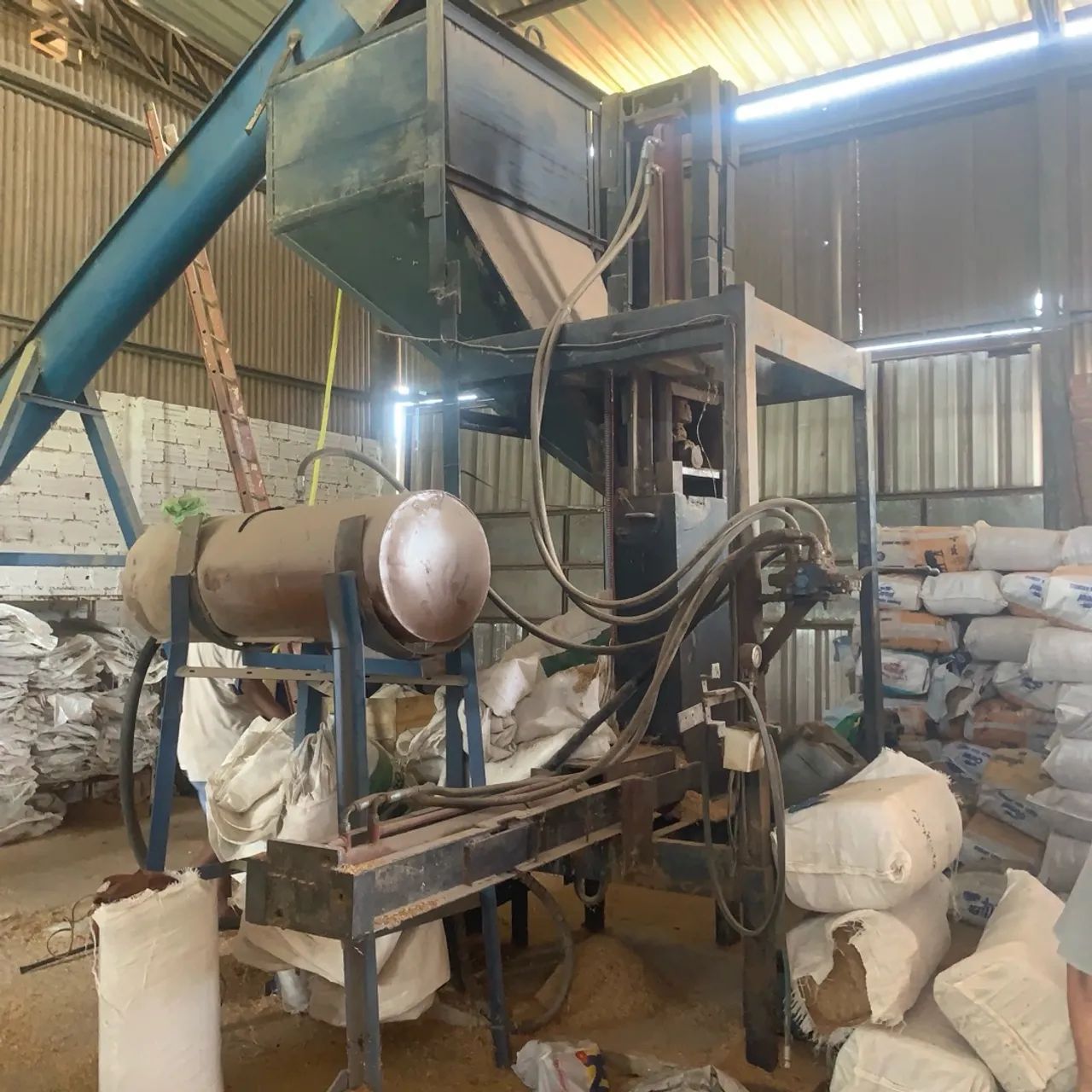 PRENSA HIDRÁULICA ENFARDADEIRA/CASCA DE ARROZ - Foto 3