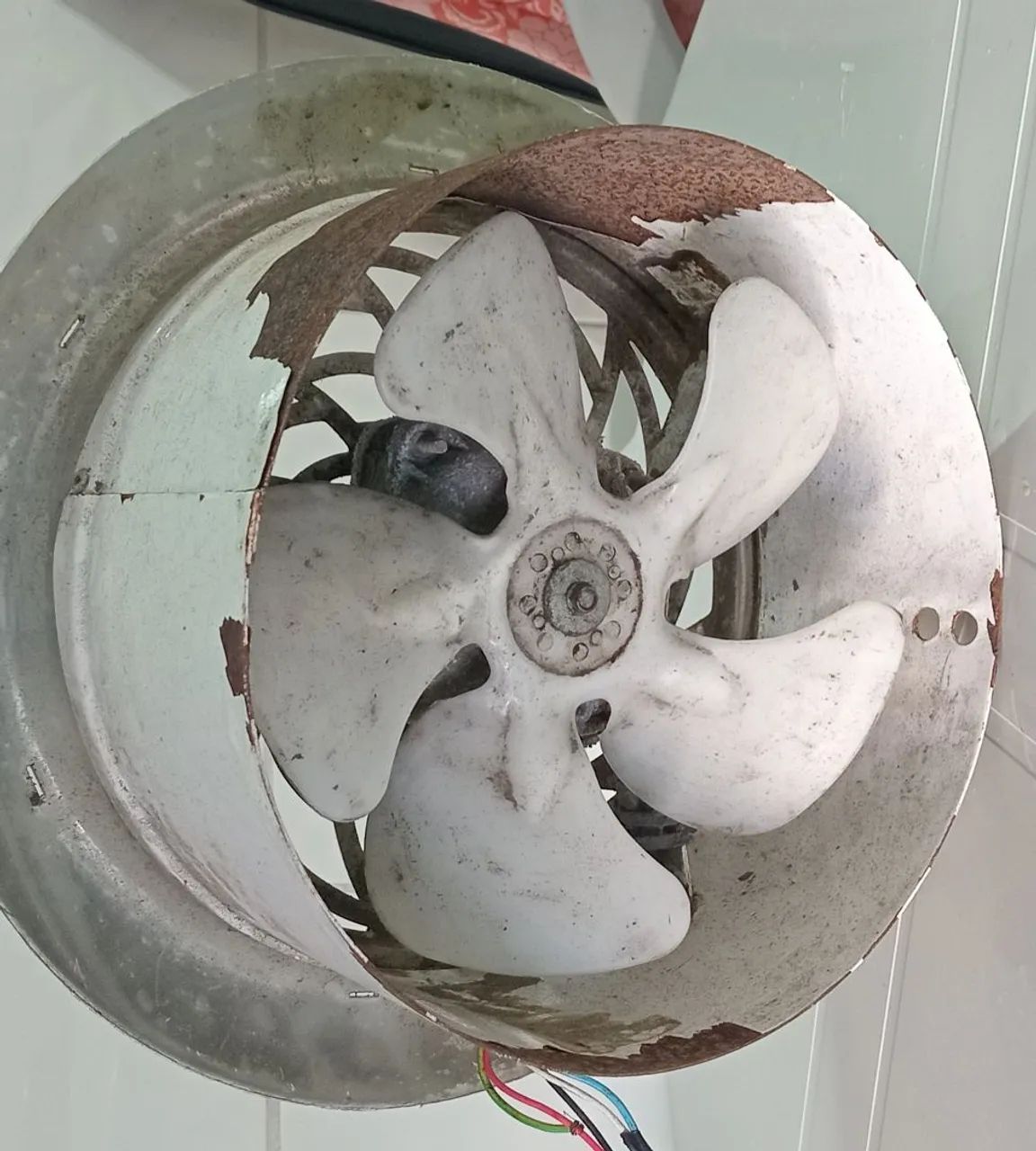 Exaustor De Parede Silencioso Está Araido E Precisa De Lipesa Mais Fociona Perfeita Mete  - Foto 3