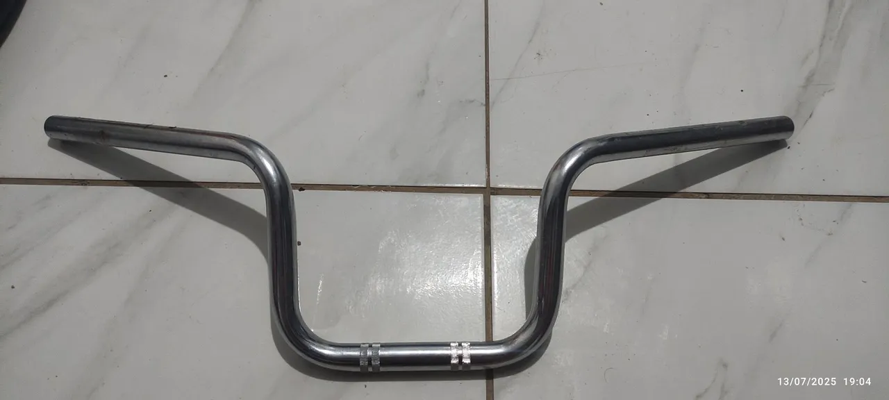 Guidão de moto