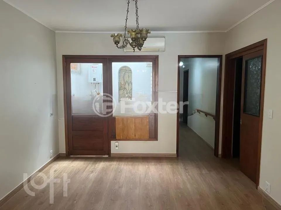 Casa à venda Rua Doutor Álvaro Sérgio Masera, Medianeira - Porto Alegre