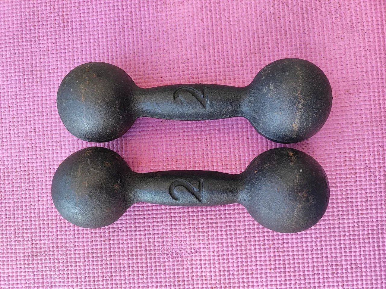 Halteres de Ferro fundido - 2kg, 3kg e 4kg + Halter de 5 kg revestido - Foto 2