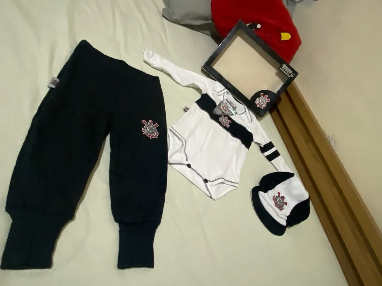 Conjunto Corinthians Bebê - Body, Calça e Boné