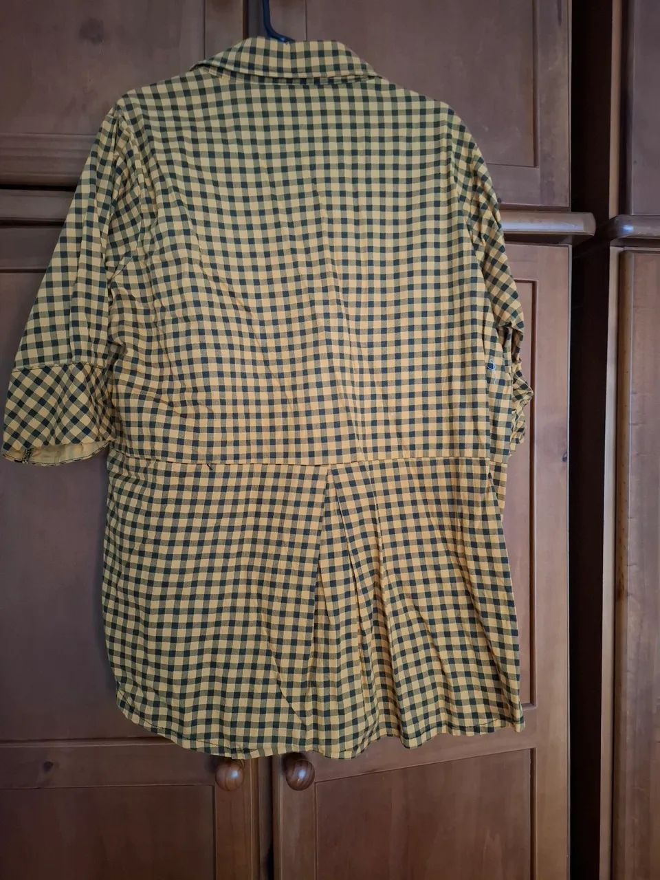 Camisa xadrez amarela e preta estilo bata - Foto 2