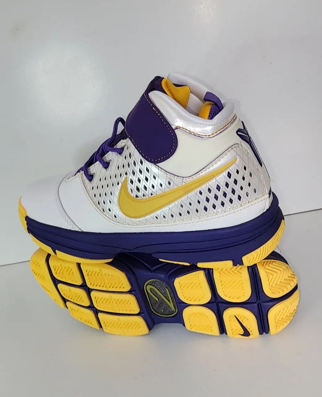 NIKE ZOOM KOBE 2 LAKERS 2 N42 trouxe dos Estados Unidos 