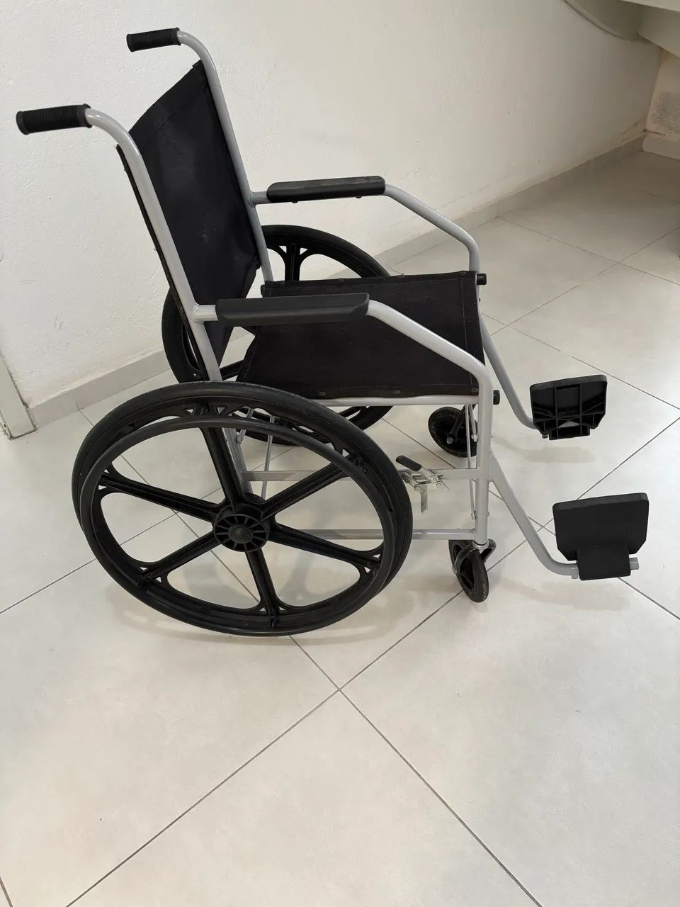 Cadeira de rodas  - Foto 2