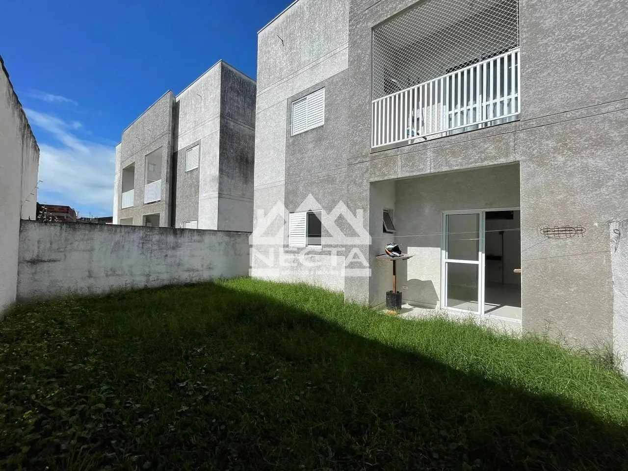 Apartamento para locação, Jardim Tarumãs, 02 Dormitórios, 01 Vaga de Garagem, Caraguatatub