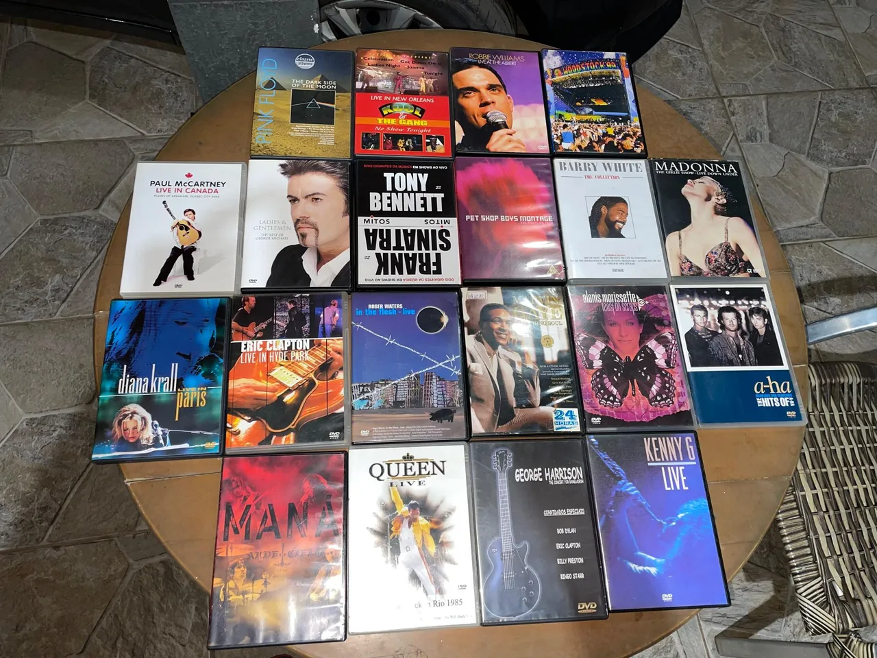 20 unidades DVDs de Música - Diversos Artistas