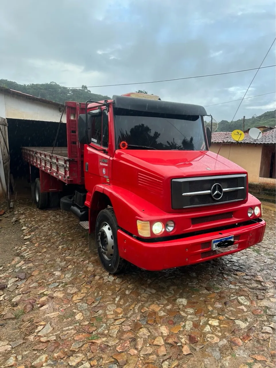 Caminhão Mercedes 1318 eletrônico