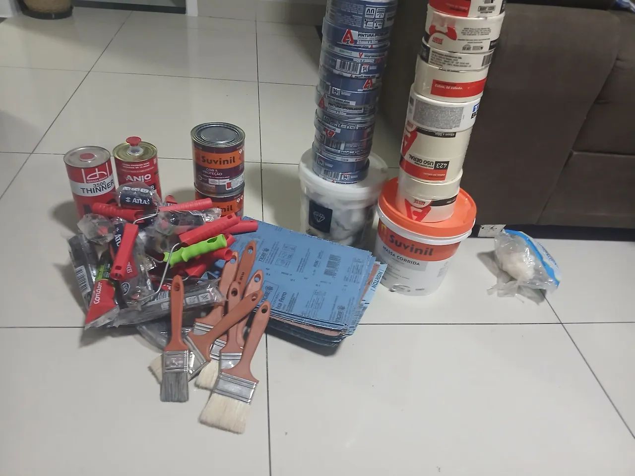 Matérias de pintura tintas e massas de efeito Interessados chamar no zap *