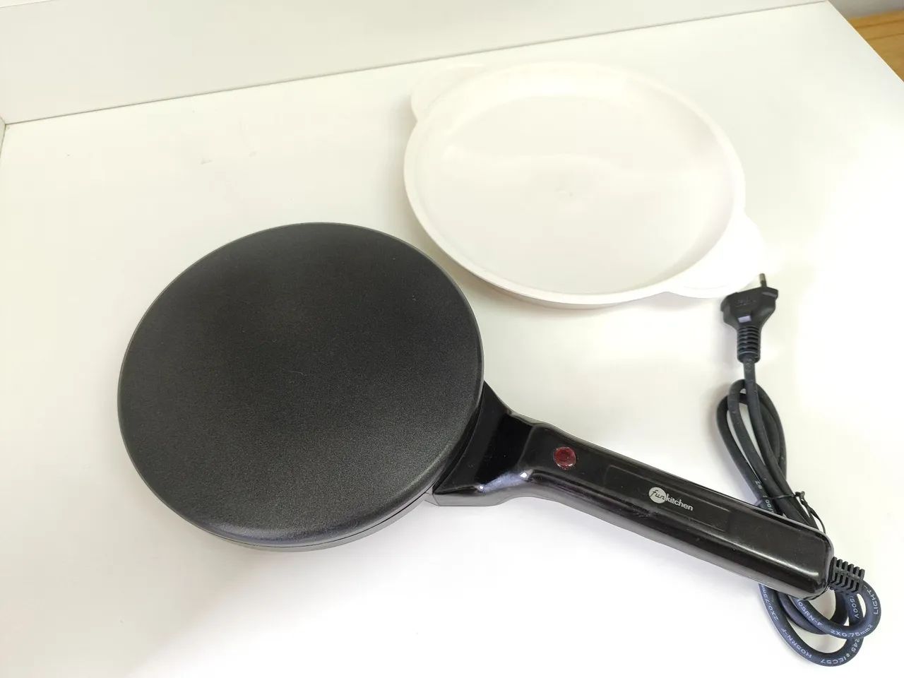 Panquequeira Elétrica Fun Kitchen 110v