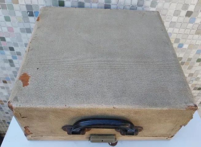 Máquina datilografia - com a caixa - LEIA A DESCRIÇÃO - Foto 2