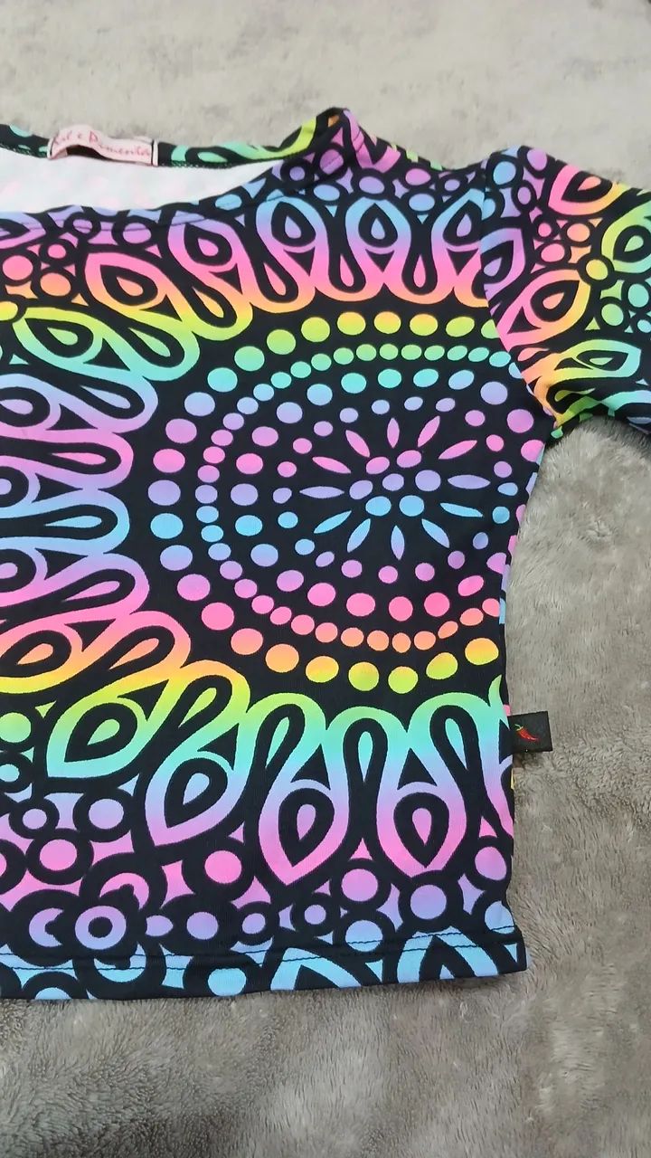 Blusa de Manga Curta cropped Colorida - Foto 3
