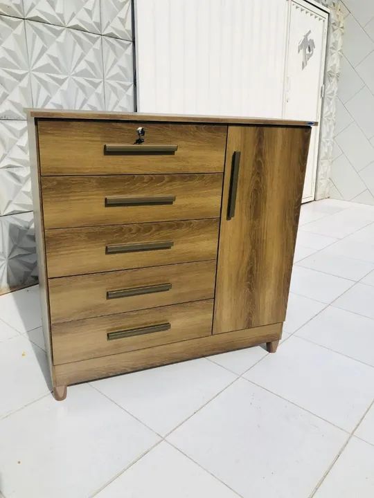 Cômoda com 5 gavetas e porta - Foto 2
