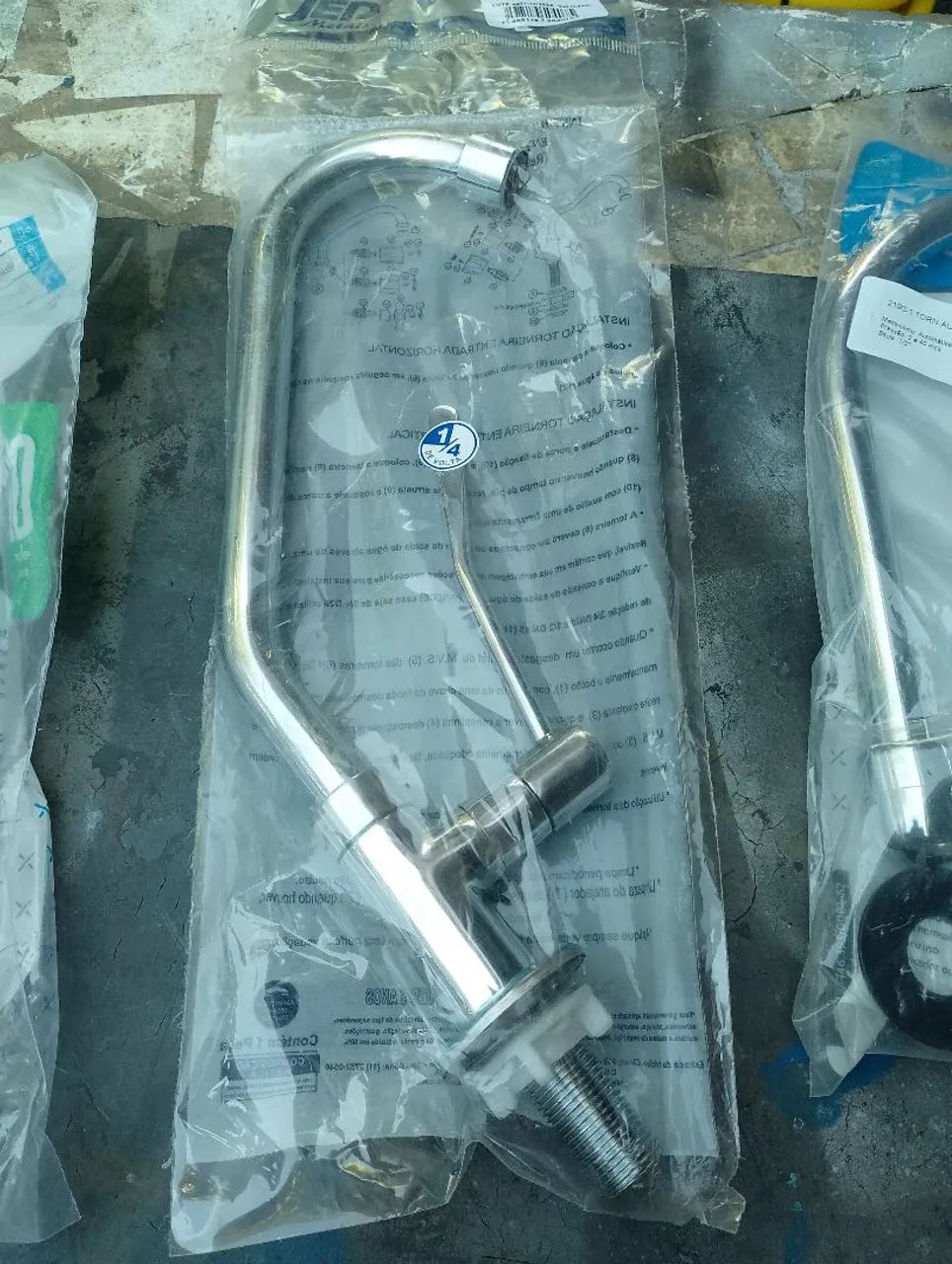 Torneira pra cozinha e banheiro vários acabamento 