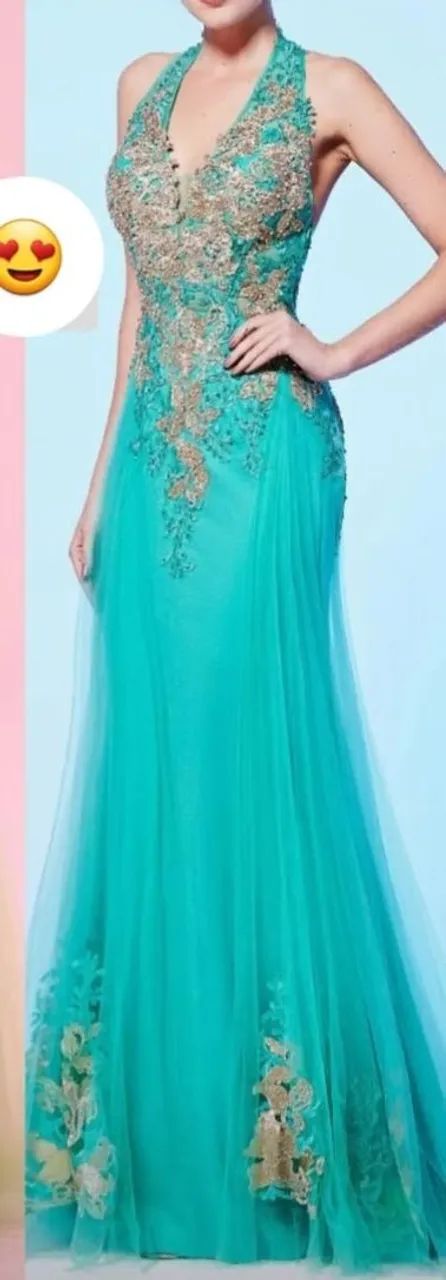 Vestido verde com dourado em tule bordado