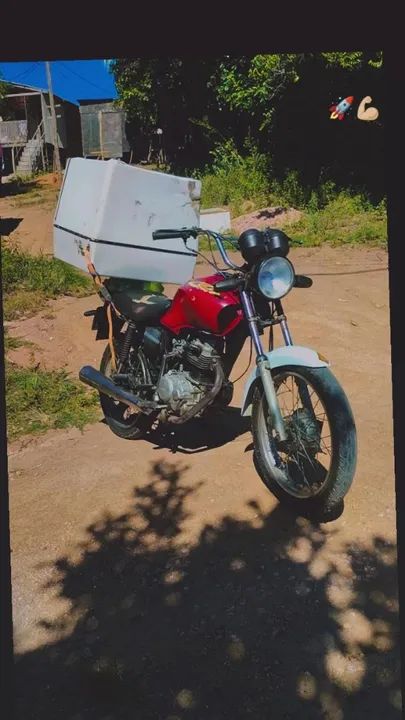 Motocicleta Honda 125 Vermelha