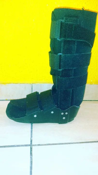 Bota ortopédica preta  - Foto 3