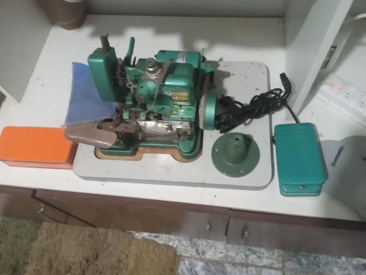  Maquina de overlok64842035876097120