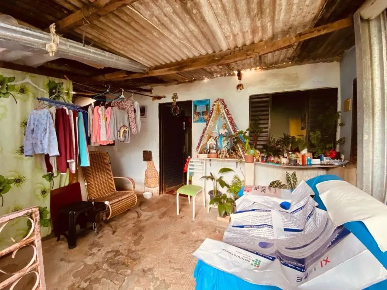 Lote na QR 216 | Desocupado e (ESCRITURADO) com 03 Barracos | 150m² | Santa Maria - Foto 4