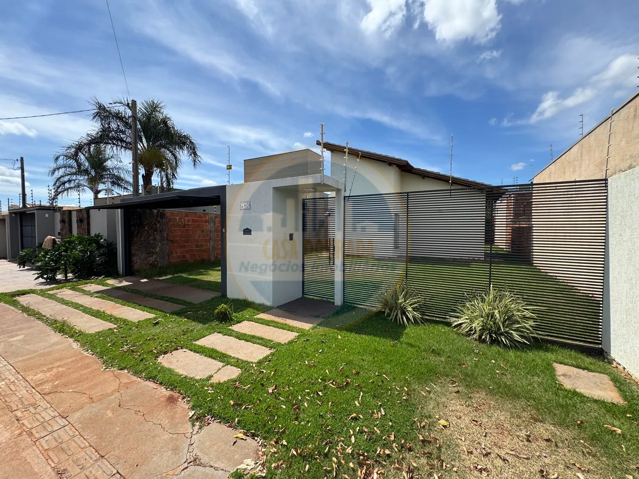 Casa à venda no bairro Santa Fé - Dourados/MS