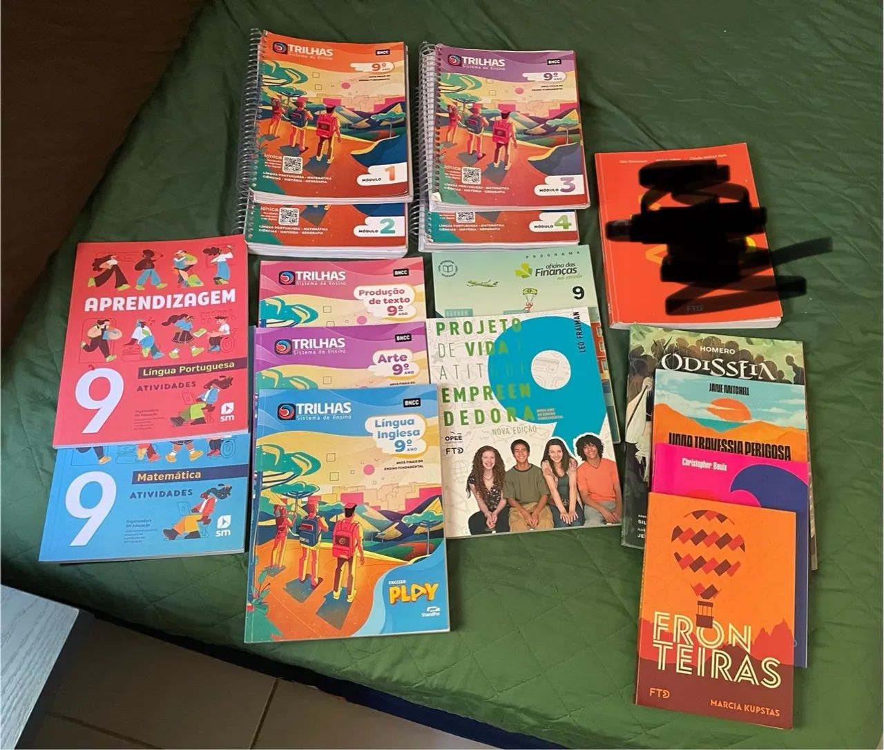 Livros Didáticos 9º Ano - Trilhas, Editora SM e FTD