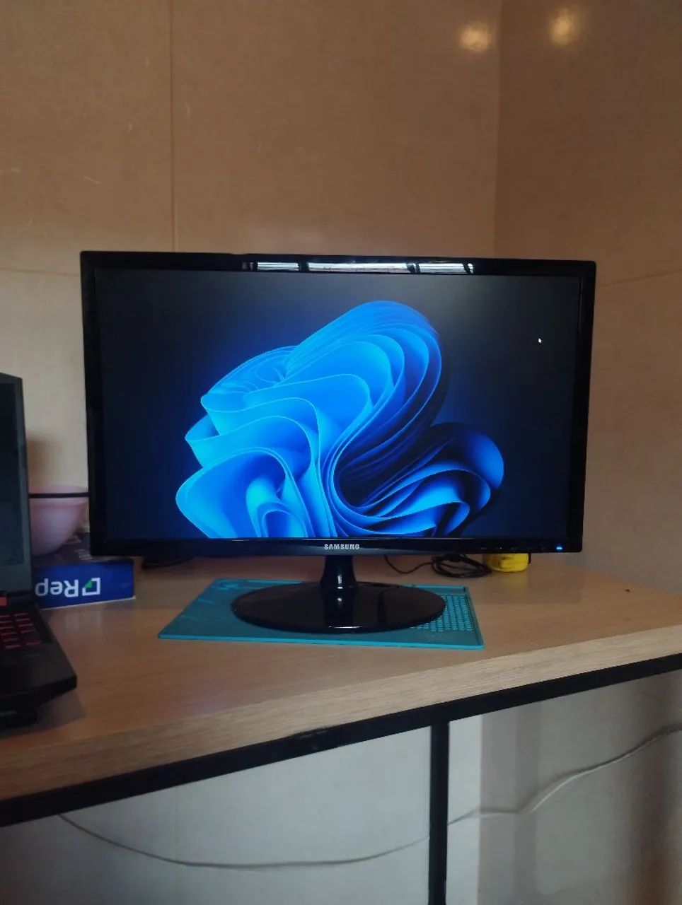 Monitor Gamer Samsung S24D332H 24? LED Full HD - HDMI 75Hz 1ms