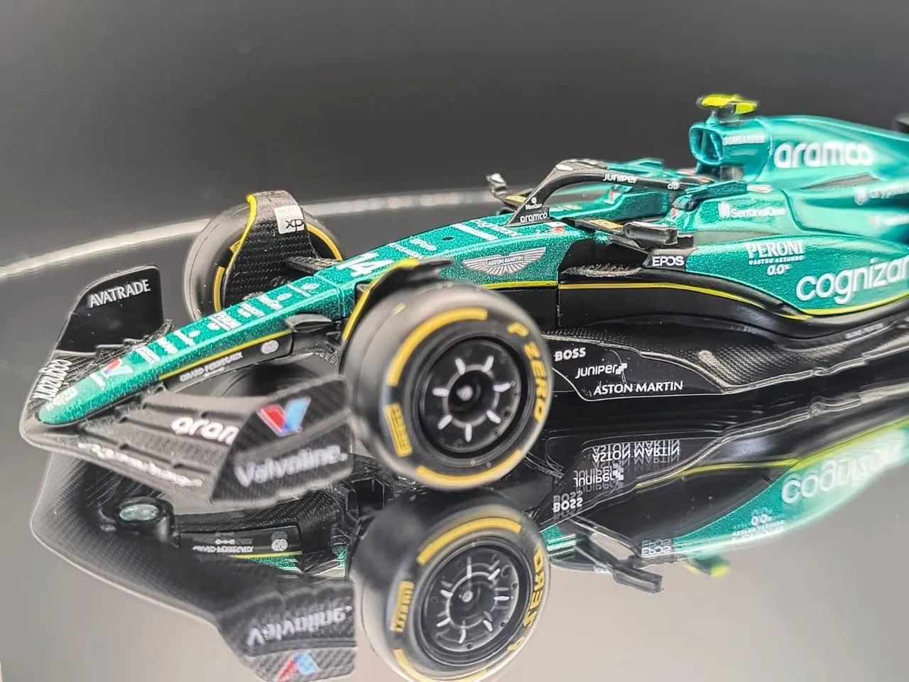 Formula 1 Aston Martin Fernando Alonso - Escala 1/43 - Foto 3