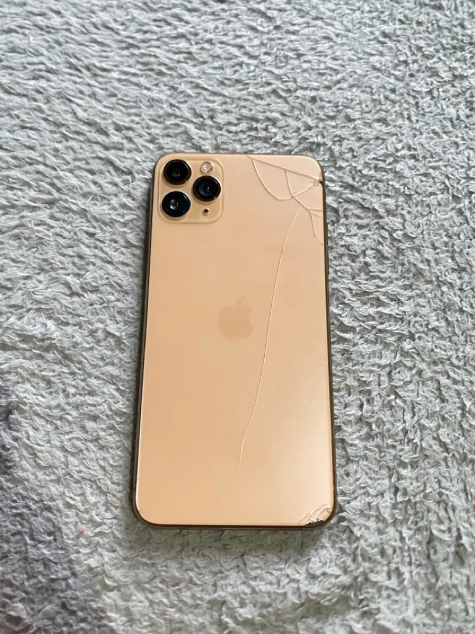 Vendo ou troco esse iPhone 11 Pro Max 