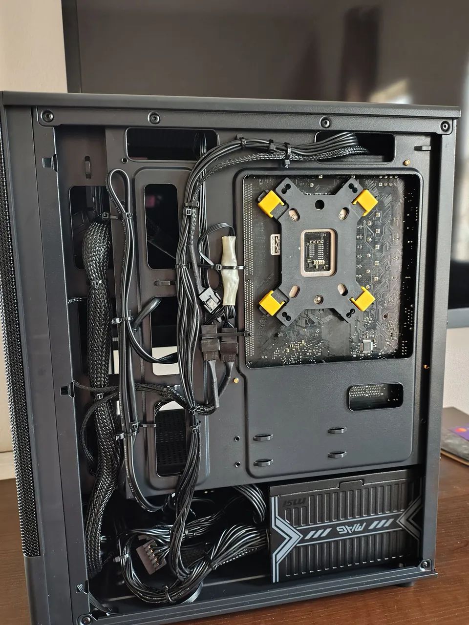 Hardware i5 10° Ger.(6 núcleos - 12 Threads) - 1660 Super 6Gb - 16Gb DDR4  - Foto 2