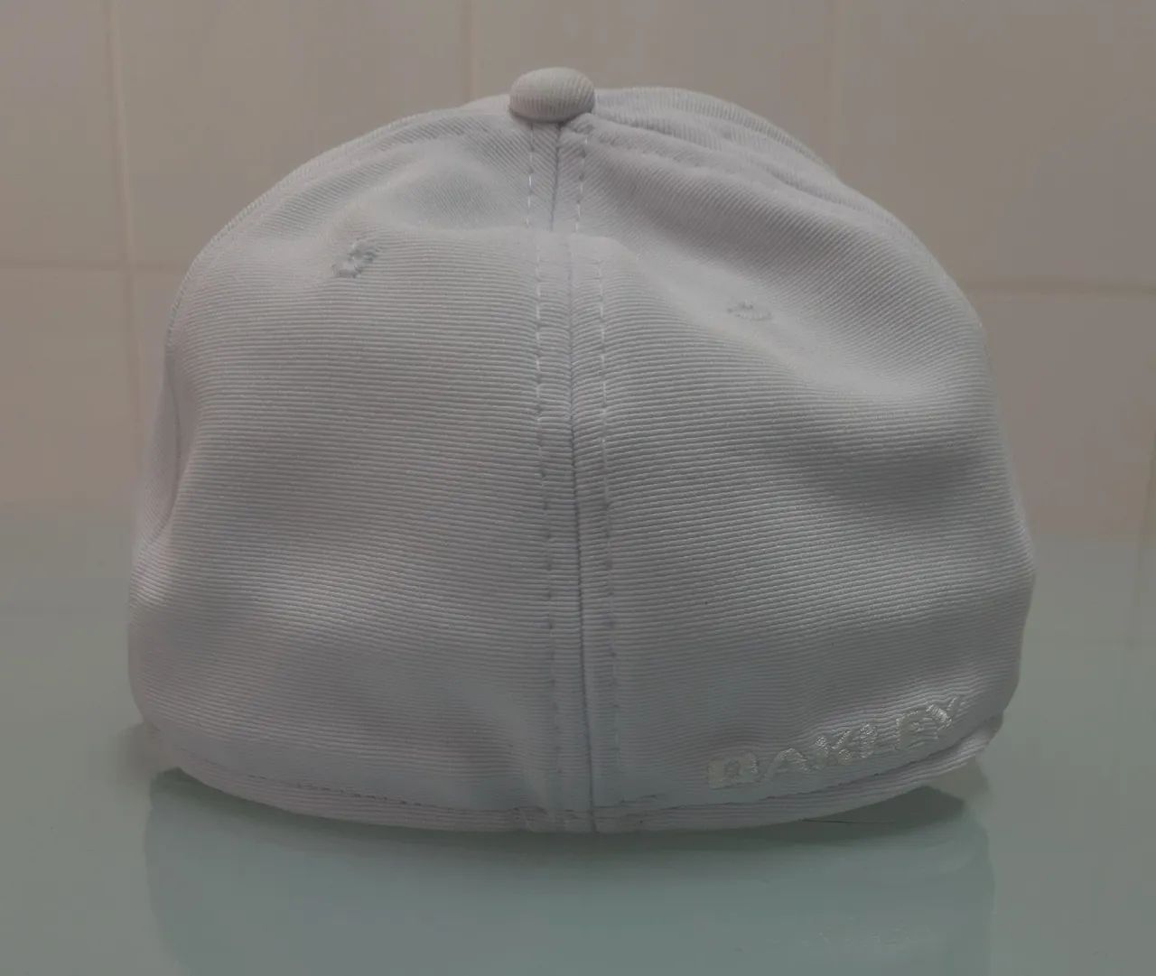 Boné Oakley Tincan Branco e Logo Verde - Foto 2