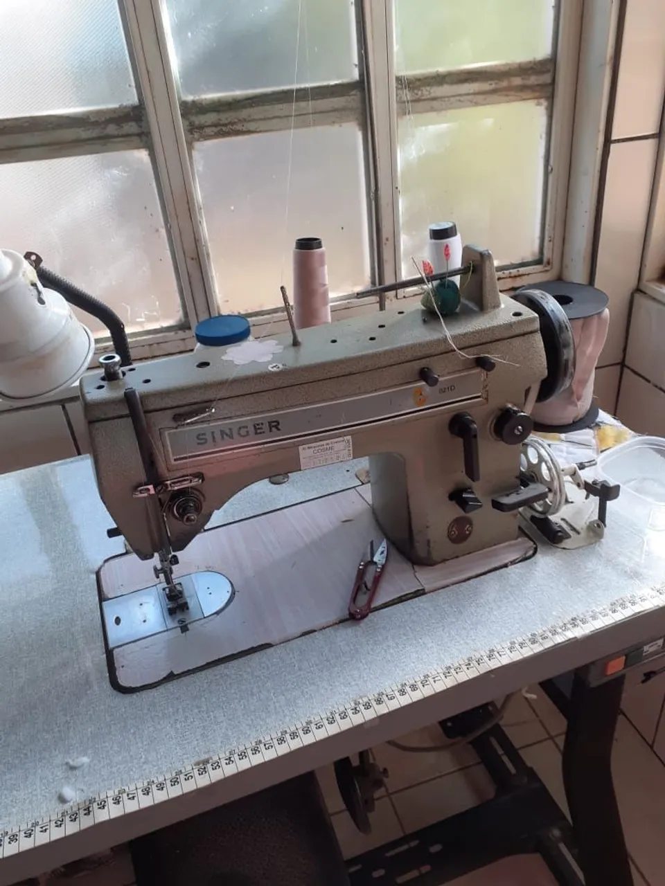Máquina de Costura Singer 821D