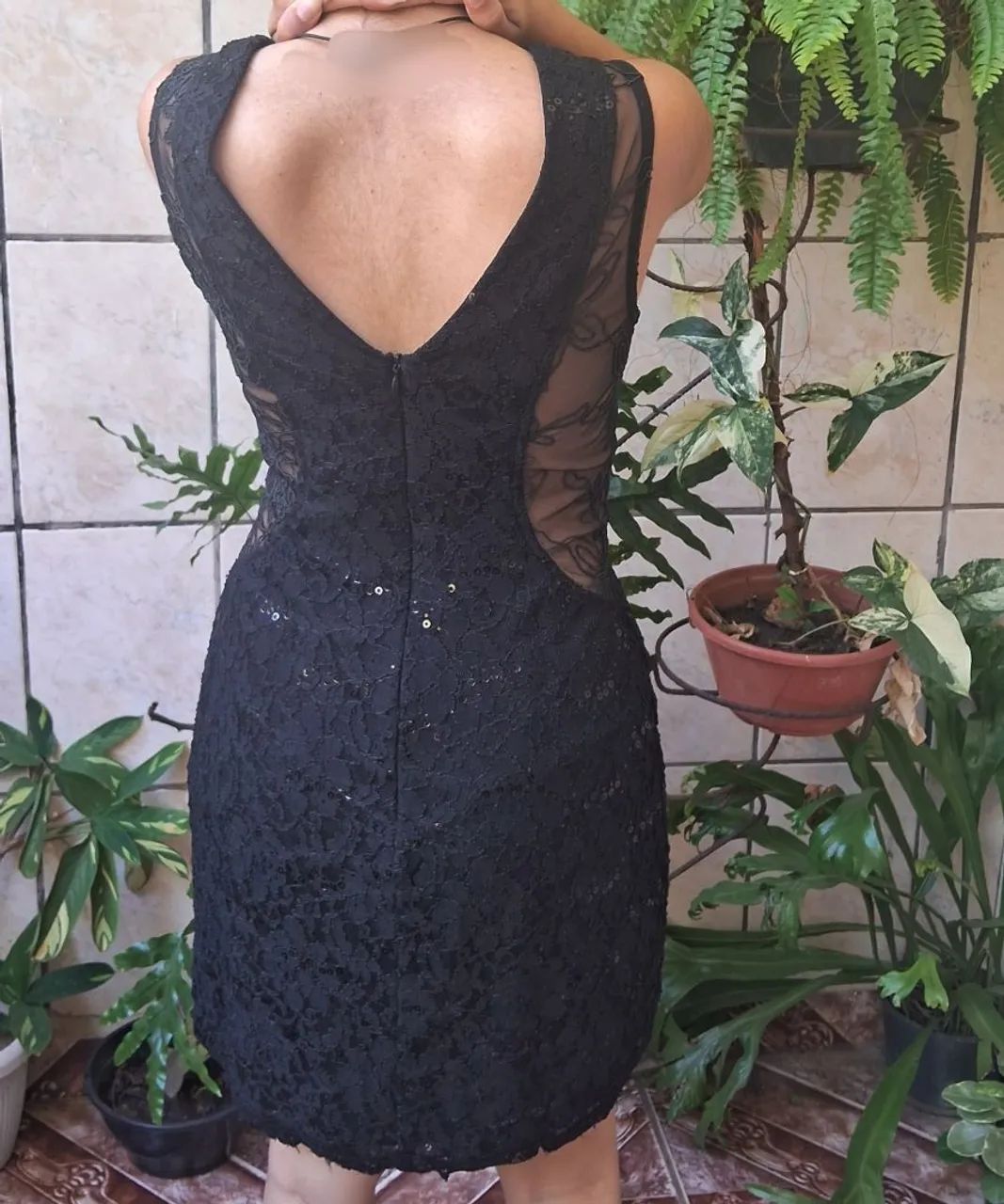 Vestido de Renda com decote e tule - Foto 2