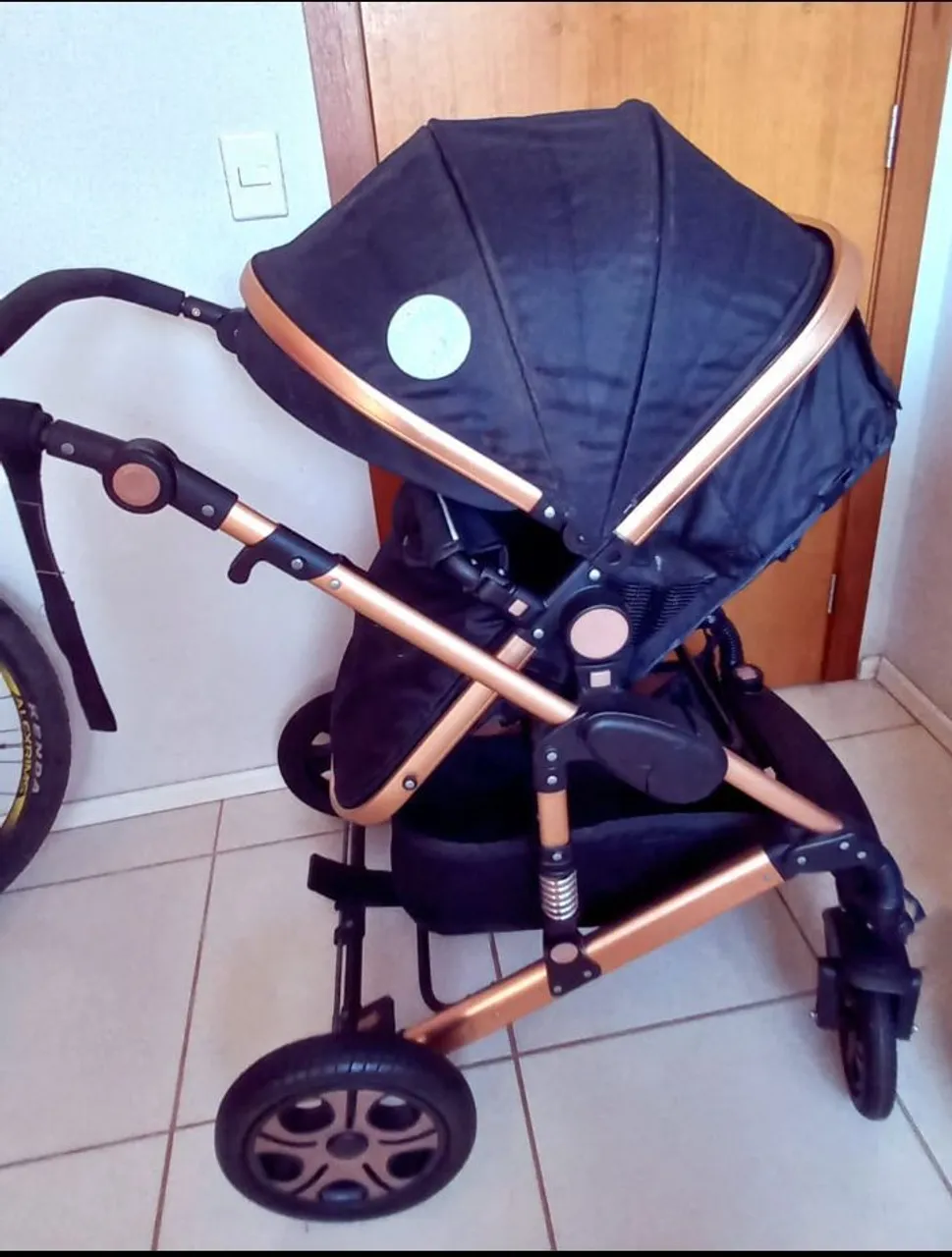 Carrinho de Bebê modelo europeu