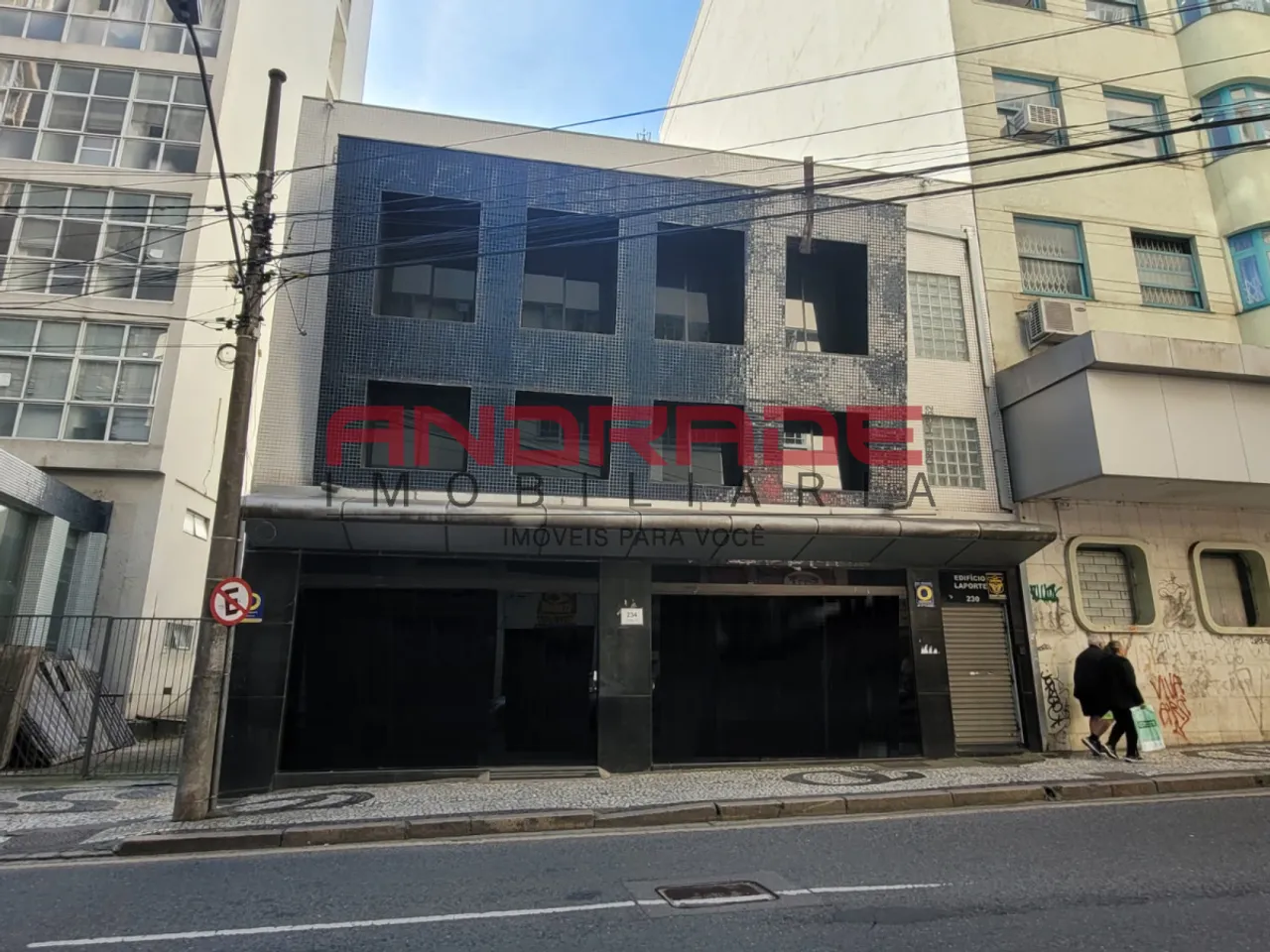 Sala para alugar no Centro de Curitiba com 135m² - SA0016-AND