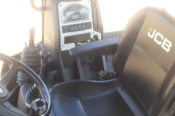 Retroescavadeira JCB 2015  - Foto 5
