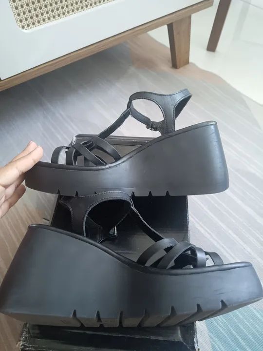 Sandália plataforma preta BOTERO 39 - Foto 5