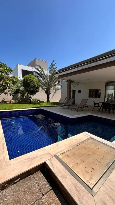 Sobrado para aluguel e venda Florais dos Lagos tem 389 metros quadrados com 5 quartos