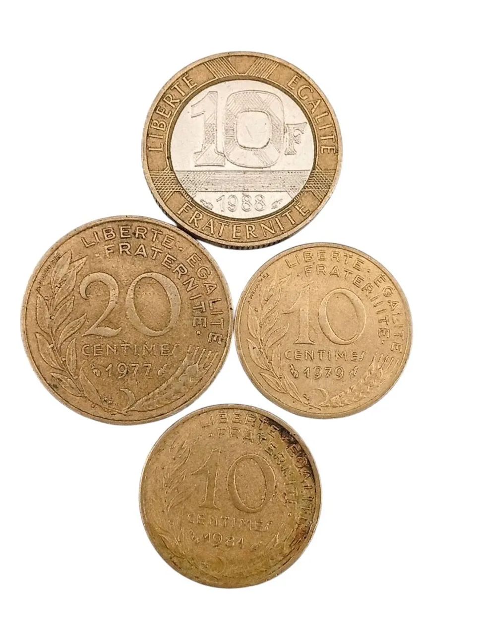 Moedas antigas francesas valores e datas diferentes 