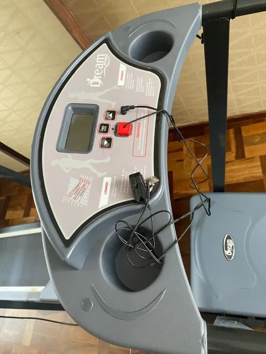  Esteira Dream Fitness Dobrável - Semi-nova, Acompanha Óleo Lubrificante! - Foto 5