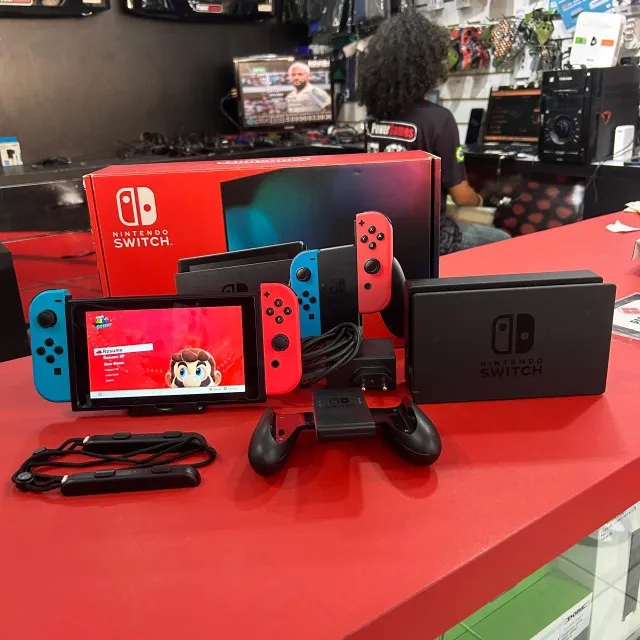 SWITCH V2 SEMINOVO DESBLOQUEADO