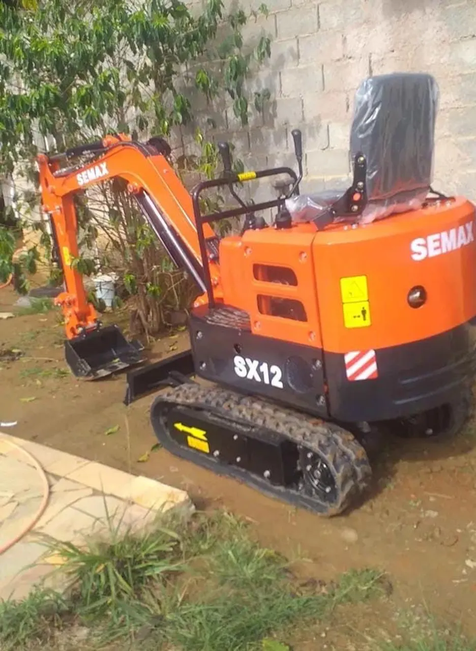 Mini Escavadeira Semax SX12 - Ideal para seus projetos!