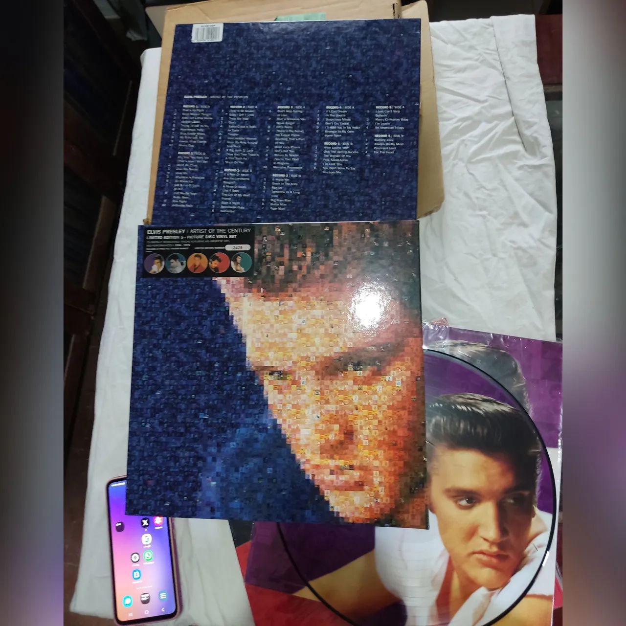 LP Elvis Presley - Artist off the century 