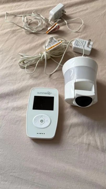 Baba Eletrônica câmera com fio e  monitor recarregável - Foto 2