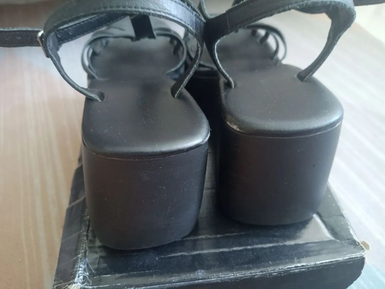 Sandália plataforma preta BOTERO 39 - Foto 2