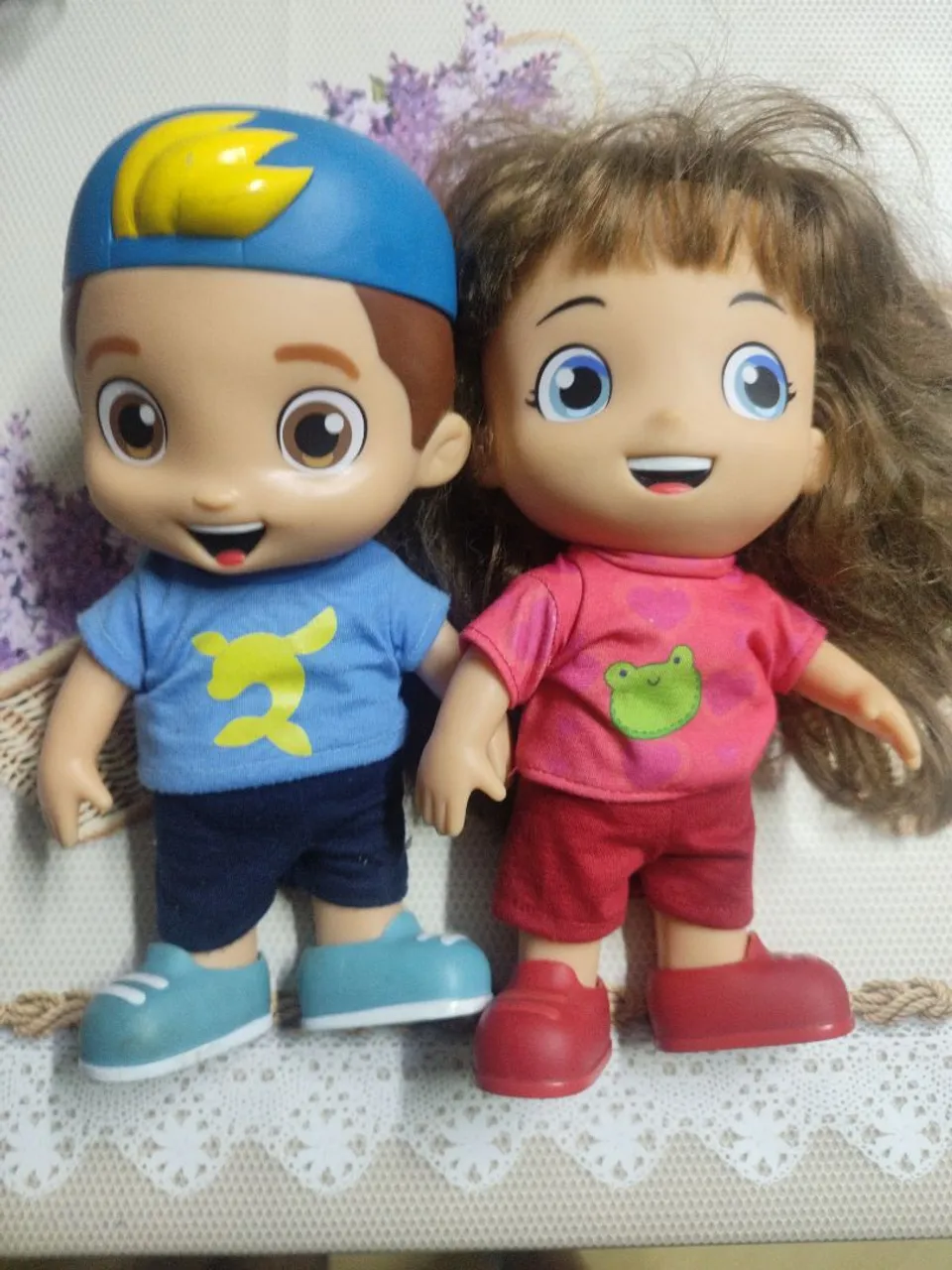 Bonecos Gi e Lucas Neto