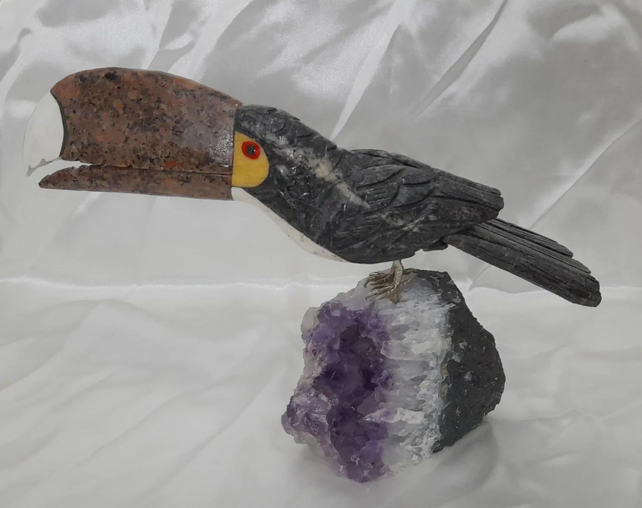 ESCULTURA TUCANO PEDRA NATURAL ESTATUETA CENTRO DE MESA ARTE DECORAÇÃO DRUSA AMETISTA. - Foto 3